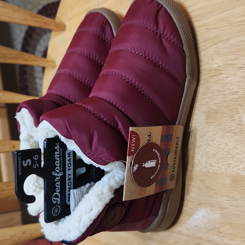 Dearfoams Women's Burgundy Memory Foam Slippers